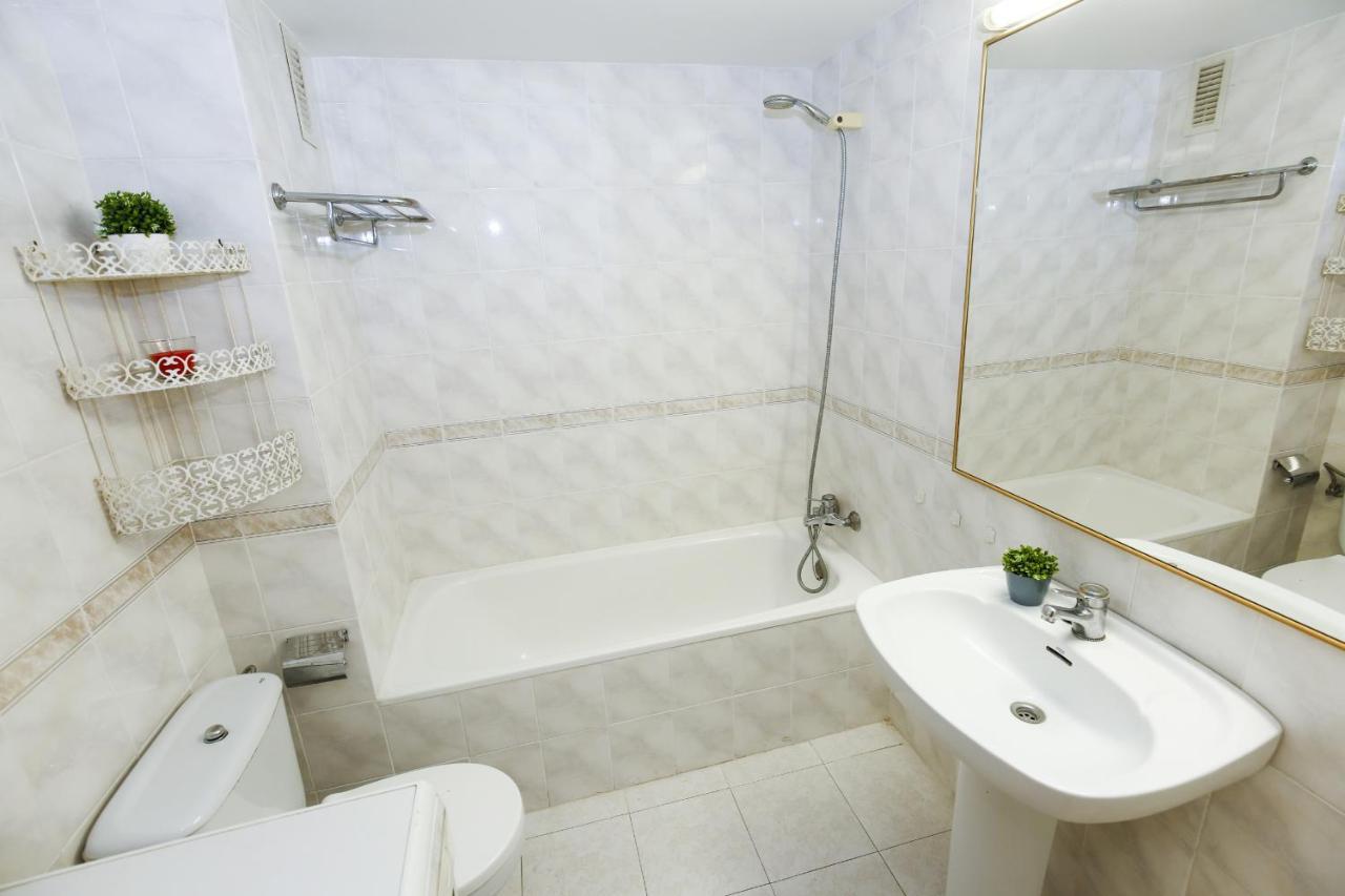 Gongora Planet Costa Dorada Apartment Кембрилс Екстериор снимка